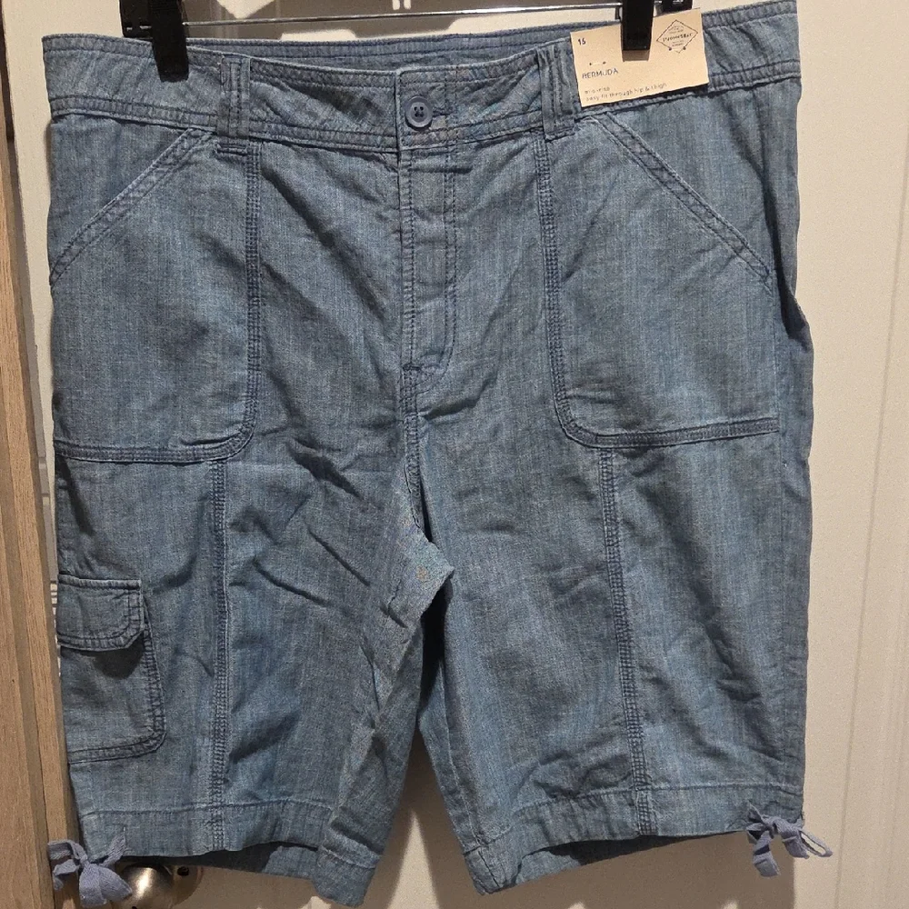 St. John's Bay Light Blue Women's Bermuda Shorts - Picture 1 of 8